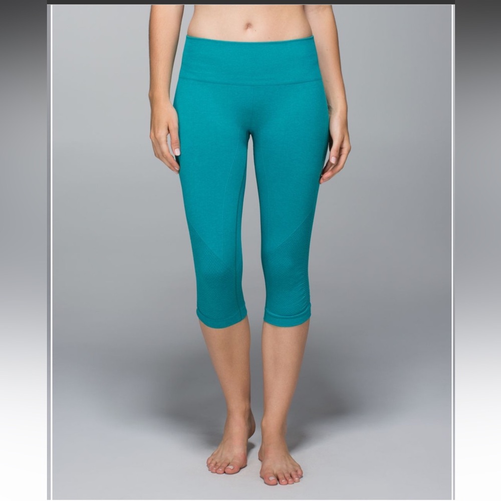 EUC LULULEMON In The Flow Crop II Heathered Real Teal Leggings